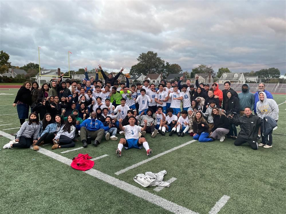  Roosevelt Boys Varsity Soccer Advance to Semi-Finals